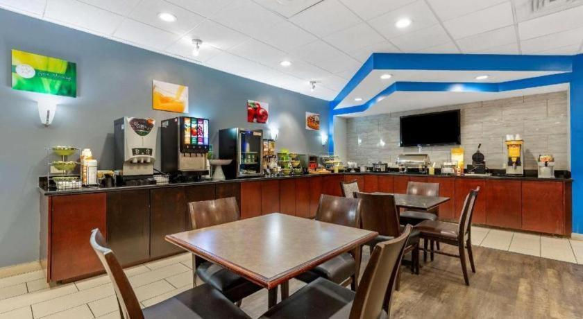 凯艺酒店 Windsor Mill 外观 照片