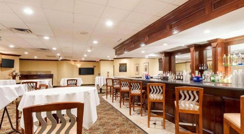 凯艺酒店 Windsor Mill 外观 照片