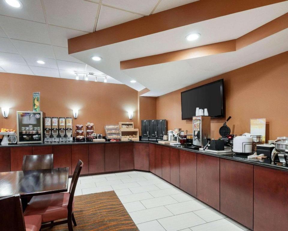凯艺酒店 Windsor Mill 外观 照片